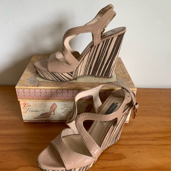 Nude Prada wedges great condition! - Picture 3 of 5